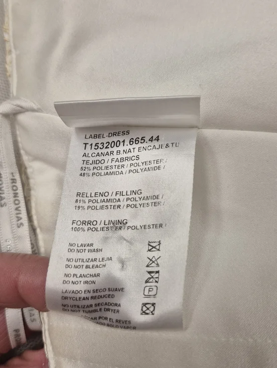 Pronovias Alcanar Lace & Tulle A-Line Wedding Dress - US 12 - Bustle Ready - Picture 9 of 16